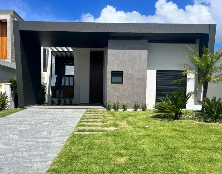 Casa térrea 4 dormitórios Beira Lago no Condomínio Riviera