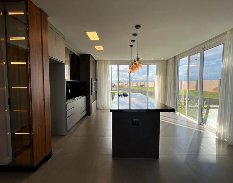 Casa térrea DE ESQUINA no Condomínio Riviera, 4 suítes: 11ª foto da galeria de imagens do imóvel