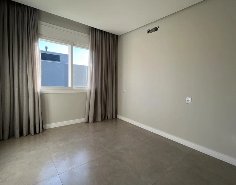 Casa térrea DE ESQUINA no Condomínio Riviera, 4 suítes: 13ª foto da galeria de imagens do imóvel
