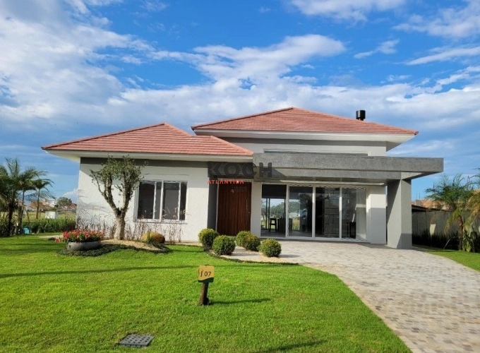 Casa térrea com 5 suítes e terreno com 1.008m²