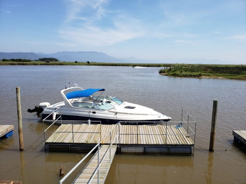 Box para lancha e jet ski no Atlãntida Iate Clube: 1ª foto da galeria de imagens do imóvel