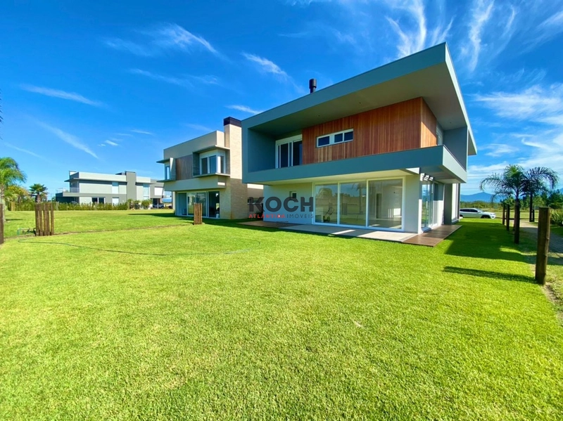 Sobrado no Condomínio Capão Ilhas Resort, 5 suítes