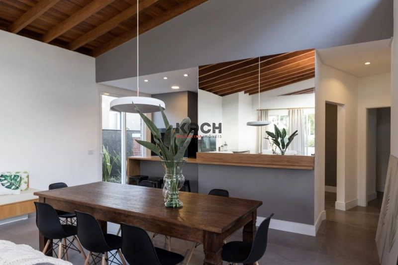 Casa DE ESQUINA no Condomínio Malibu, 4 suítes: 13ª foto da galeria de imagens do imóvel