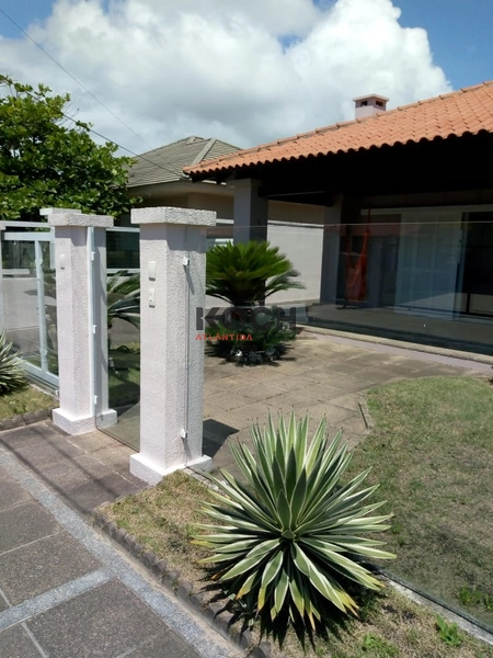 Casa térrea, com 04 dormitórios, em Atlântida: 2ª foto da galeria de imagens do imóvel