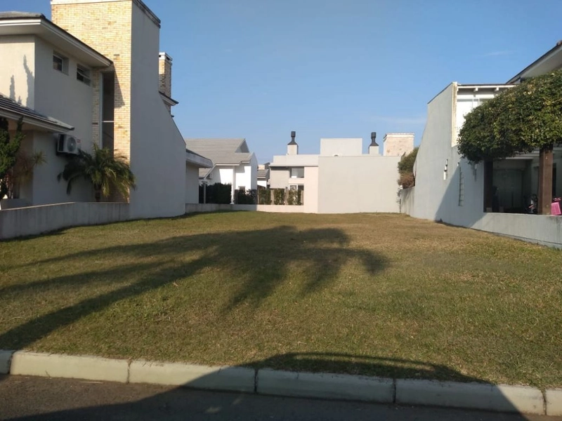 Excelente terreno 300m² no Condomínio Condado de Capão