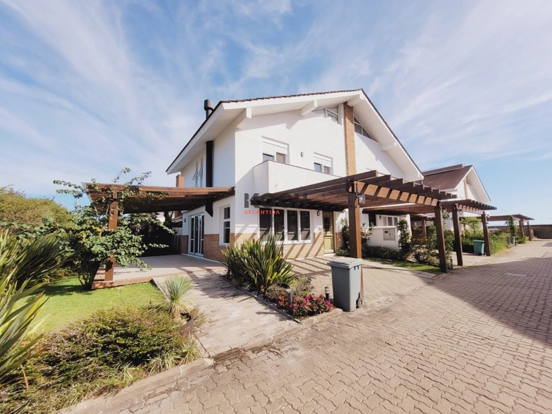 Sobrado no Green Village Golf Club, 3 dormitórios