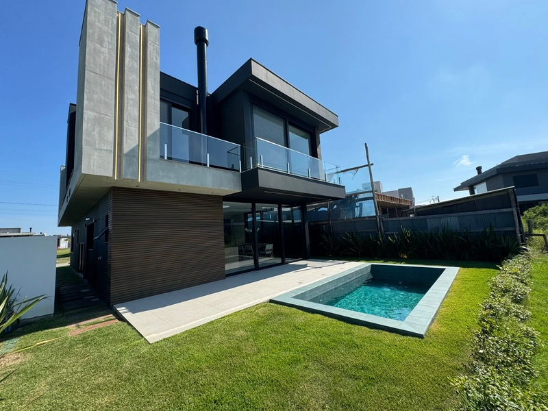 Sobrado com 4 suítes no Condomínio Sunset