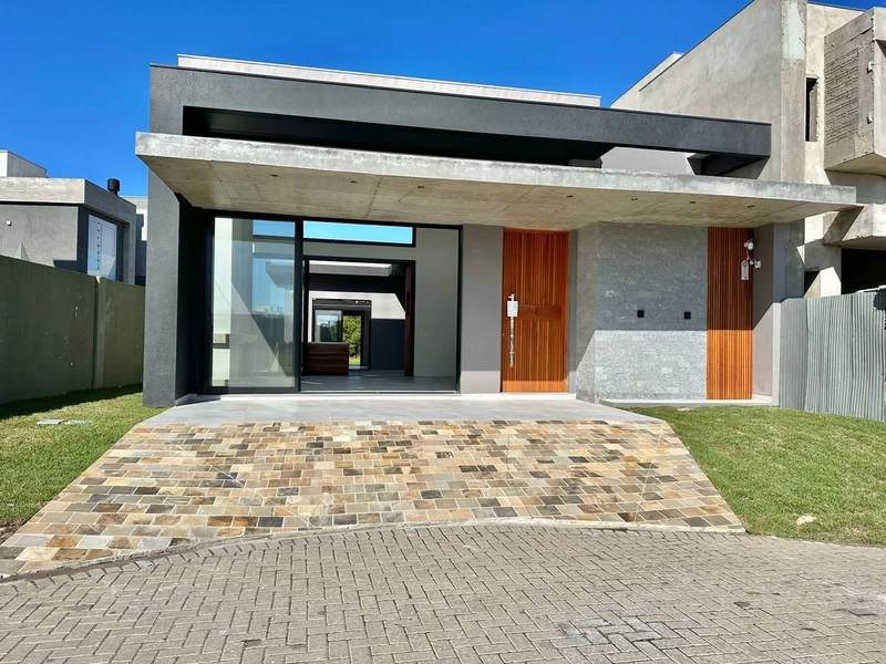 Casa térrea 3 dormitórios dentro de condomínio fechado