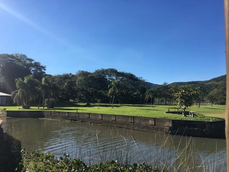 Área com 1,7 hectares na frente da lagoa: 4ª foto da galeria de imagens do imóvel