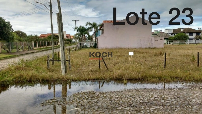 02 terrenos juntos 750m² na Praia dos Coqueiros: 1ª foto da galeria de imagens do imóvel