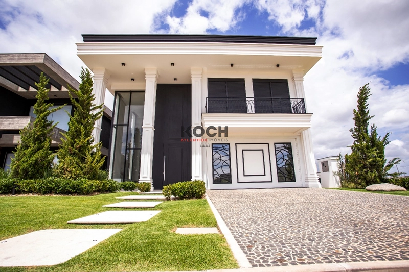 Casa com 05 dormitórios em Capão da Canoa/RS: 1ª foto da galeria de imagens do imóvel