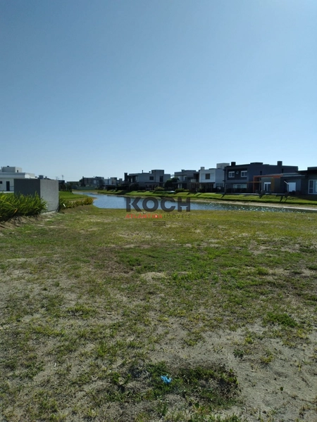 Terreno 665m² no Condomínio Riviera, em Xangri-lá: 2ª foto da galeria de imagens do imóvel