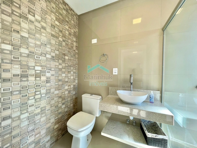 SOBRADO BEIRA LAGO À VENDA NO CONDOMINIO RIVIERA: 32ª foto da galeria de imagens do imóvel