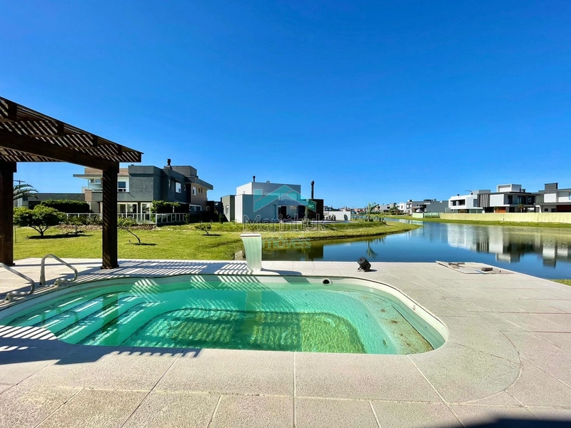 SOBRADO BEIRA LAGO À VENDA NO CONDOMINIO RIVIERA: 18ª foto da galeria de imagens do imóvel