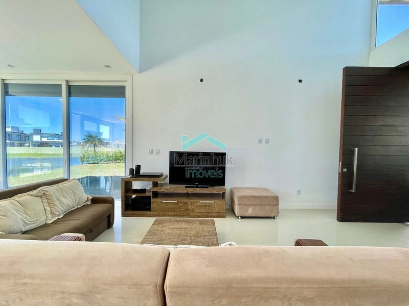 SOBRADO BEIRA LAGO À VENDA NO CONDOMINIO RIVIERA: 4ª foto da galeria de imagens do imóvel