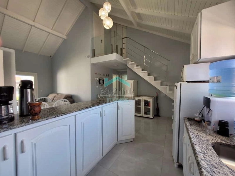 SOBRADO À VENDA EM RAINHA DO MAR: 11ª foto da galeria de imagens do imóvel