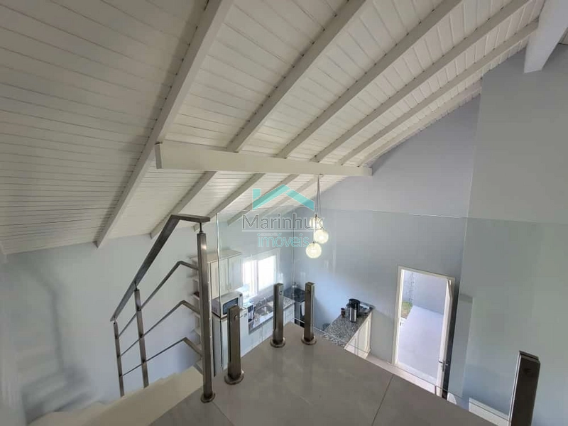 SOBRADO À VENDA EM RAINHA DO MAR: 8ª foto da galeria de imagens do imóvel