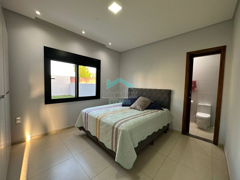 CASA DE ESQUINA À VENDA EM RAINHA DO MAR: 12ª foto da galeria de imagens do imóvel