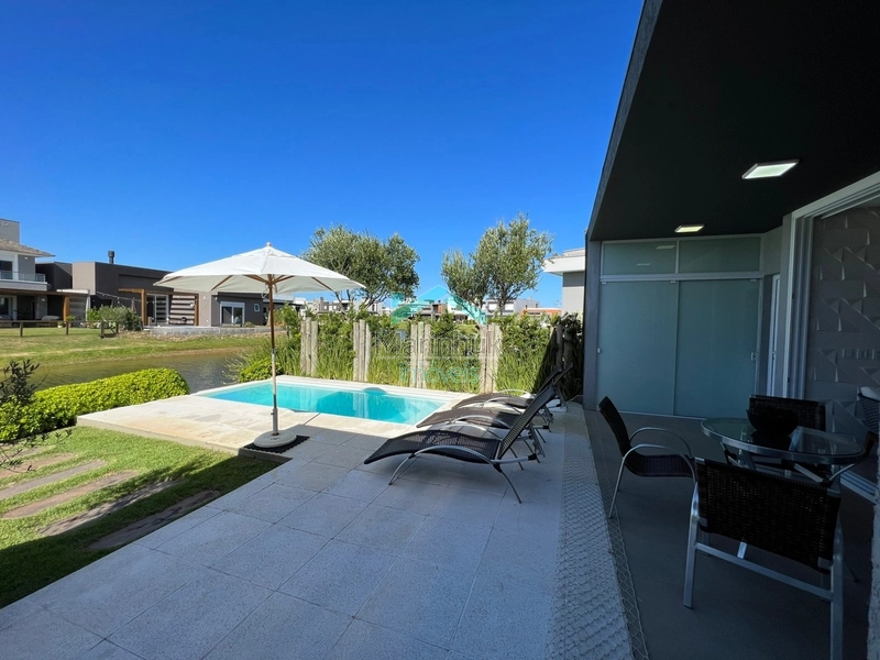CASA À VENDA NO CONDOMINIO RIVIERA: 5ª foto da galeria de imagens do imóvel