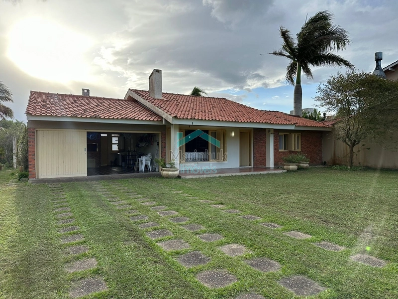 CASA COM 02 LOTES À VENDA EM ATLÂNTIDA: 1ª foto da galeria de imagens do imóvel