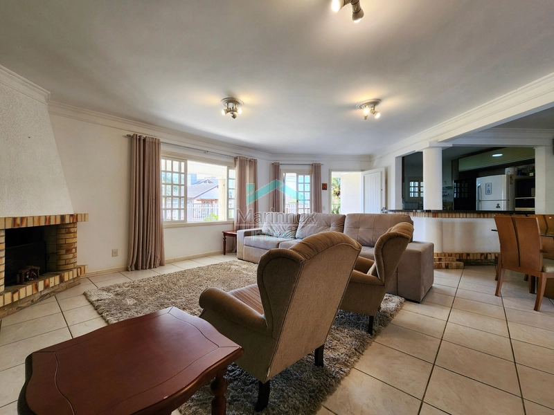 CASA À VENDA EM ATLÂNTIDA: 7ª foto da galeria de imagens do imóvel