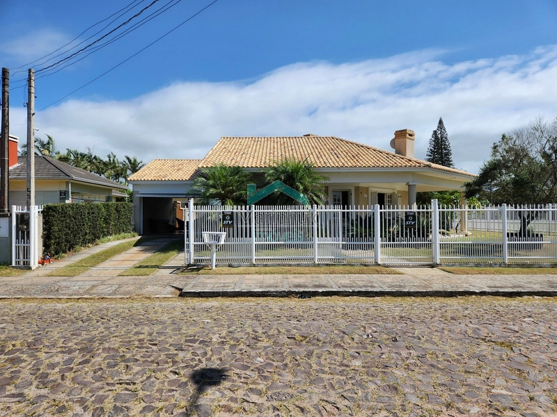 CASA À VENDA EM ATLÂNTIDA: 20ª foto da galeria de imagens do imóvel