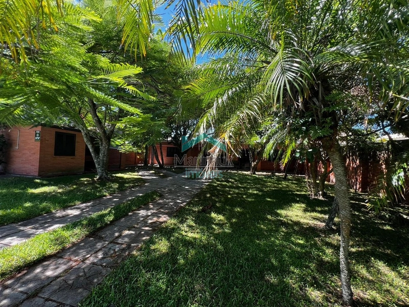 CASA À VENDA EM ATLÂNTIDA: 2ª foto da galeria de imagens do imóvel