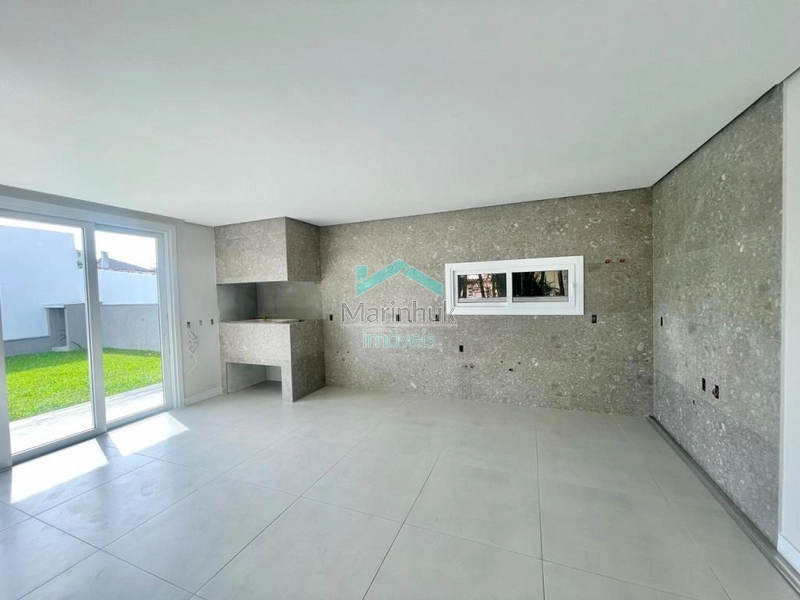 CASA À VENDA EM ATLÂNTIDA: 3ª foto da galeria de imagens do imóvel