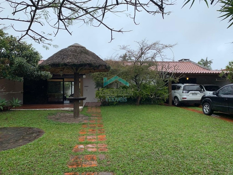 CASA À VENDA EM ATLÂNTIDA: 1ª foto da galeria de imagens do imóvel