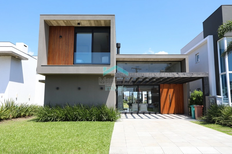 SOBRADO À VENDA NO CONDOMINIO RIVIERA