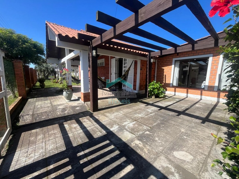 CASA À VENDA NO ARPOADOR: 1ª foto da galeria de imagens do imóvel