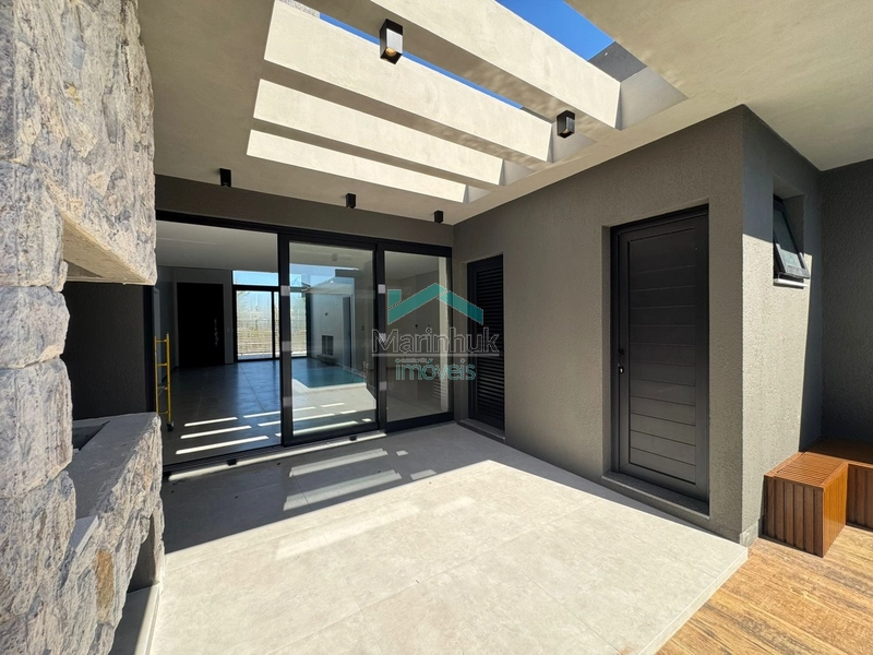 CASA À VENDA EM RAINHA DO MAR: 8ª foto da galeria de imagens do imóvel