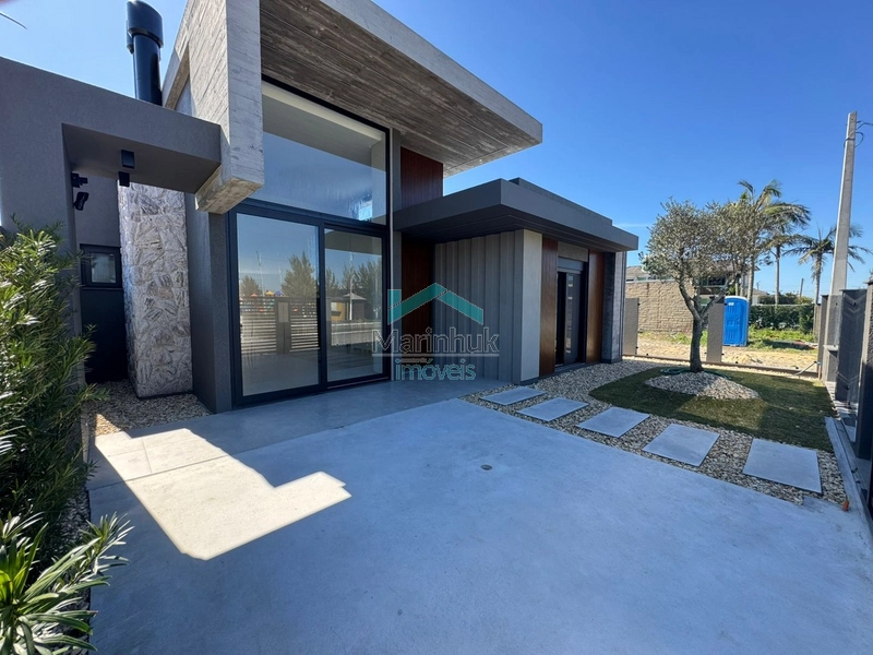 CASA À VENDA EM RAINHA DO MAR: 1ª foto da galeria de imagens do imóvel
