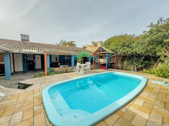 CASA À VENDA EM ATLÂNTIDA: 17ª foto da galeria de imagens do imóvel