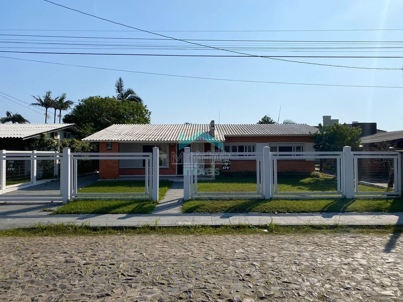 CASA À VENDA EM ATLÂNTIDA: 3ª foto da galeria de imagens do imóvel