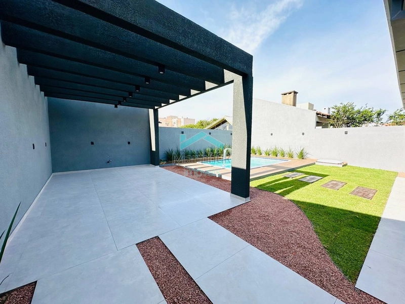 CASA À VENDA EM RAINHA DO MAR: 15ª foto da galeria de imagens do imóvel