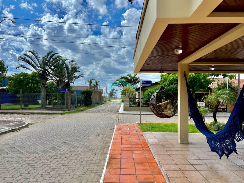 SOBRADO DUPLEX À VENDA EM RAINHA DO MAR: 2ª foto da galeria de imagens do imóvel