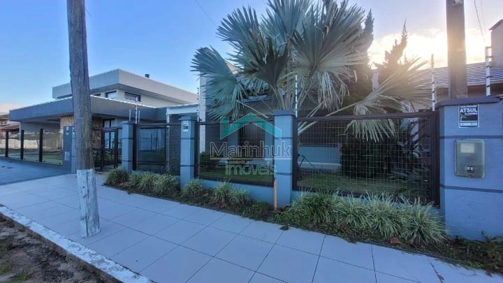 CASA À VENDA EM ATLÂNTIDA SUL: 3ª foto da galeria de imagens do imóvel