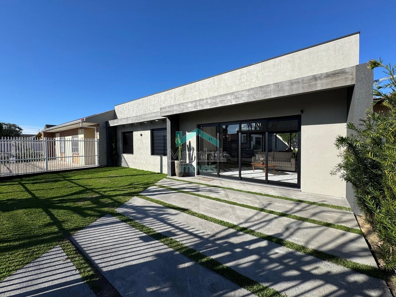 CASA À VENDA EM ATLÂNTIDA SUL: 1ª foto da galeria de imagens do imóvel
