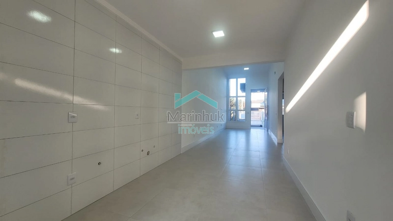 CASAS GEMINADAS À VENDA EM RAINHA DO MAR: 9ª foto da galeria de imagens do imóvel