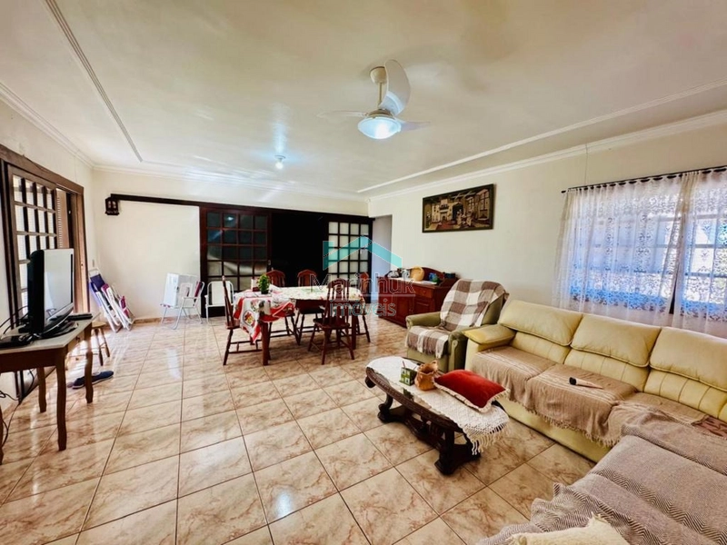 CASA À VENDA NO ARPOADOR: 11ª foto da galeria de imagens do imóvel