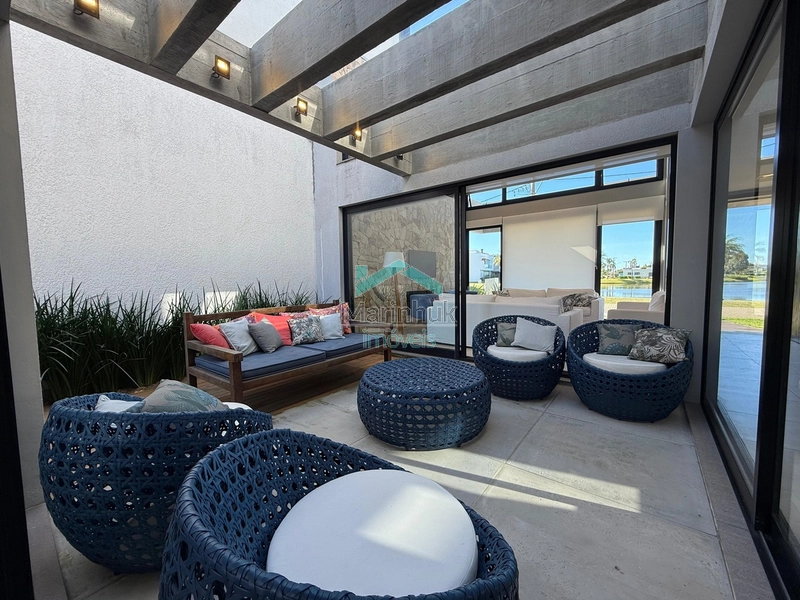 CASA À VENDA NO CONDOMÍNIO BLUE: 2ª foto da galeria de imagens do imóvel