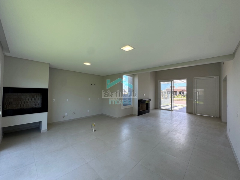 Casa em Atlântida Sul: 8ª foto da galeria de imagens do imóvel