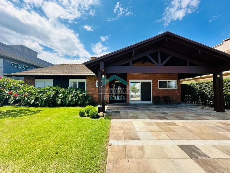 CASA À VENDA BEIRA LAGO NO CONDOMÍNIO VENTURA CLUB