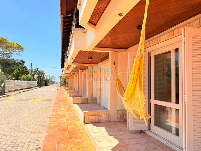 APARTAMENTO À VENDA EM RAINHA DO MAR