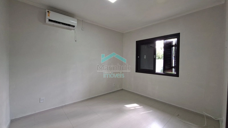 CASA À VENDA EM RAINHA DO MAR: 9ª foto da galeria de imagens do imóvel