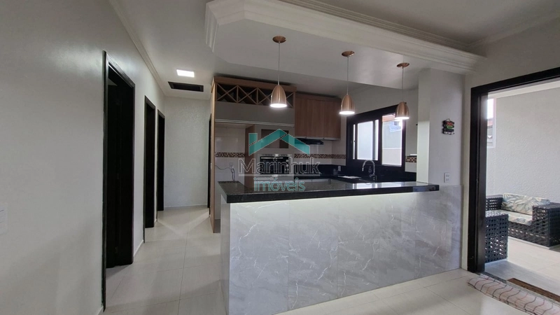 CASA À VENDA EM RAINHA DO MAR: 3ª foto da galeria de imagens do imóvel