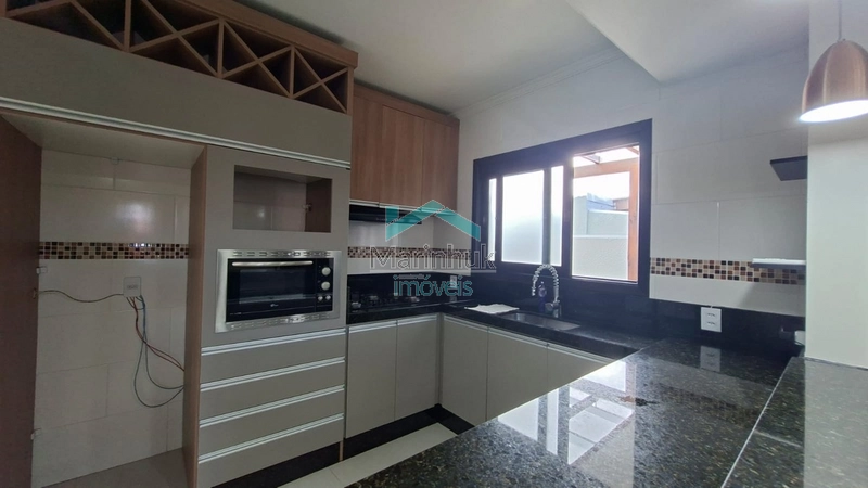 CASA À VENDA EM RAINHA DO MAR: 12ª foto da galeria de imagens do imóvel