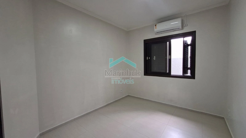 CASA À VENDA EM RAINHA DO MAR: 4ª foto da galeria de imagens do imóvel