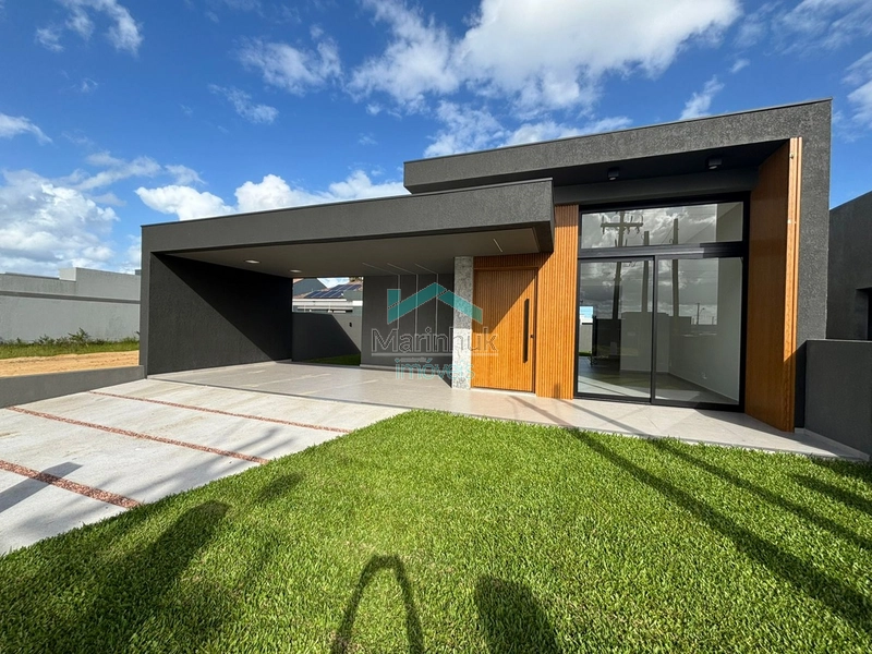 CASA À VENDA EM ATLANTIDA SUL